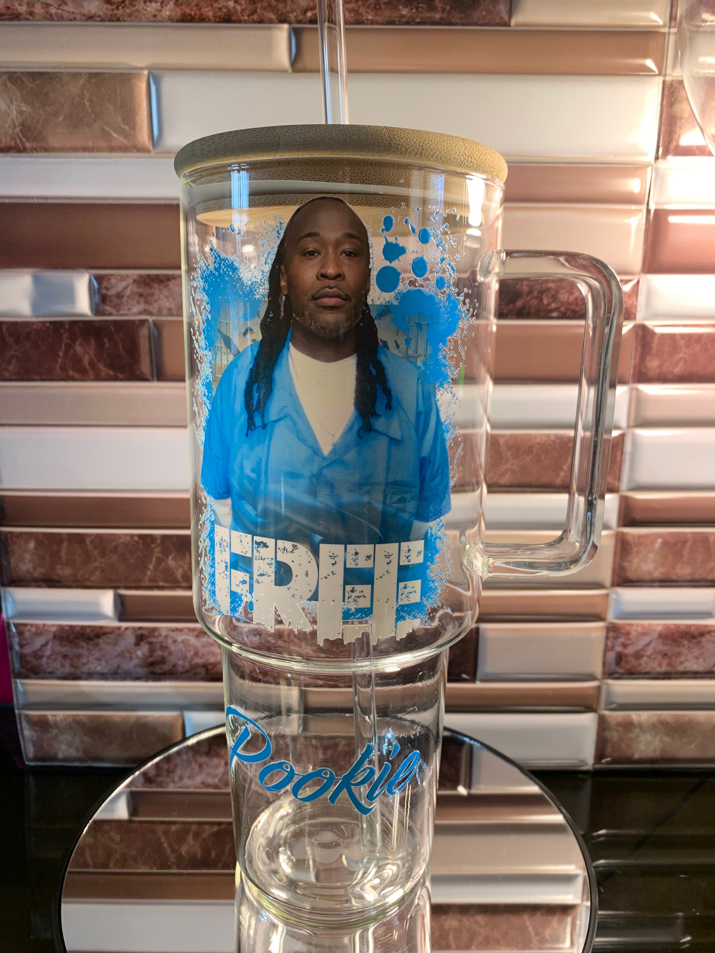 Personalized Design on 40oz Glass Mug (Glass Straw & Wooden lid included)